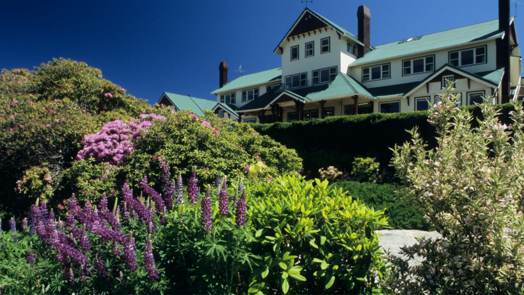 mount buffalo chalet and its garden